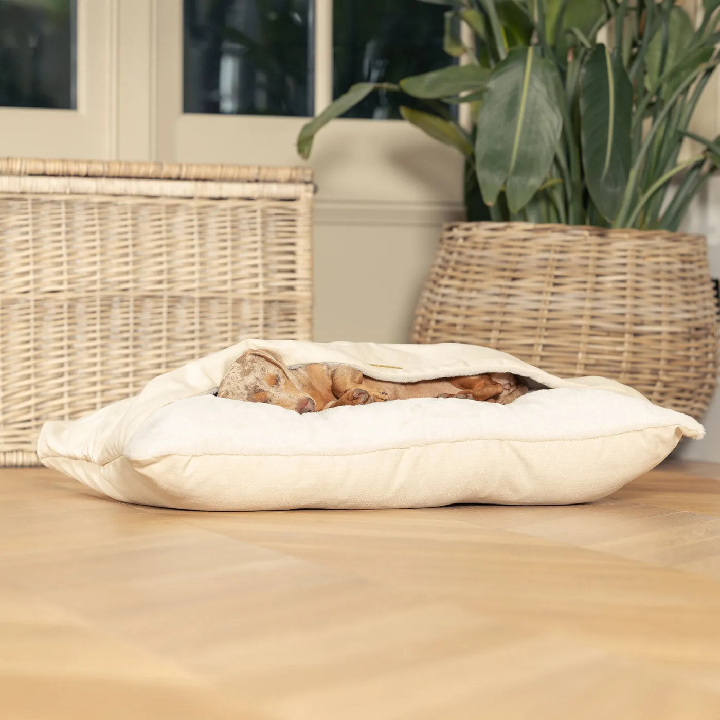 Sleepy Burrows Bed With Removable Cover in Savanna Bone by Lords & Labradors